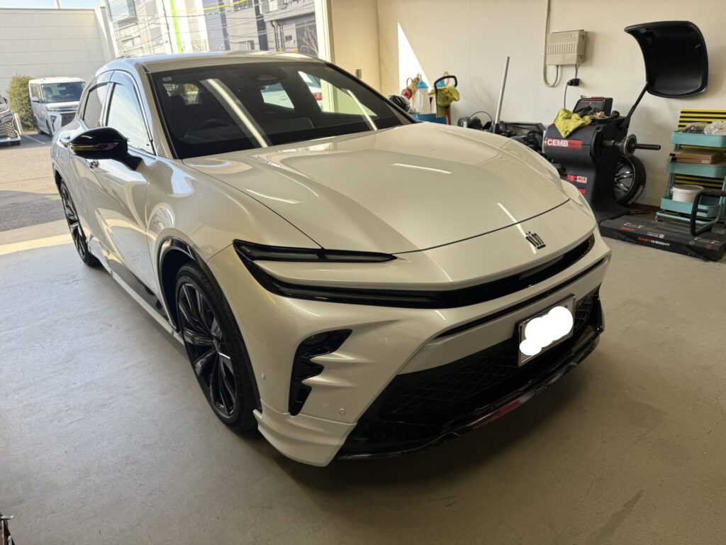 クラウンスポーツのフロントフェンダーのヘコミをデントリペア