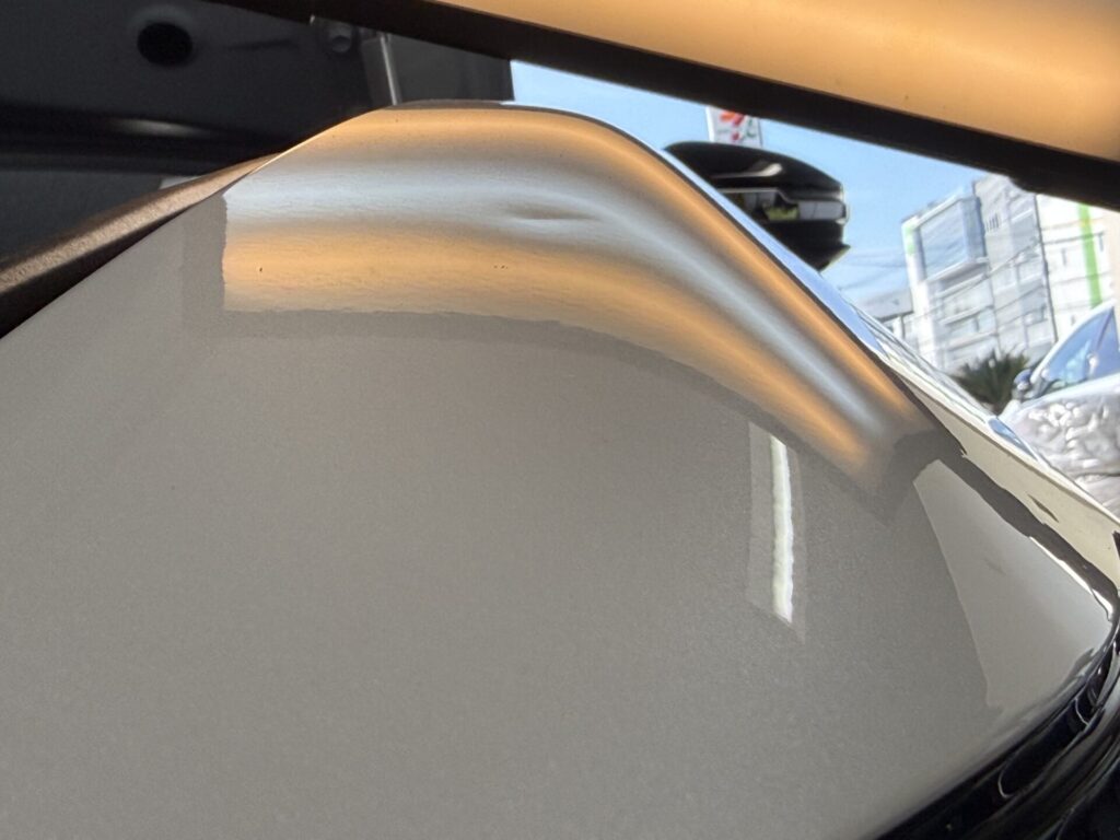 クラウンスポーツのフロントフェンダーのヘコミをデントリペア