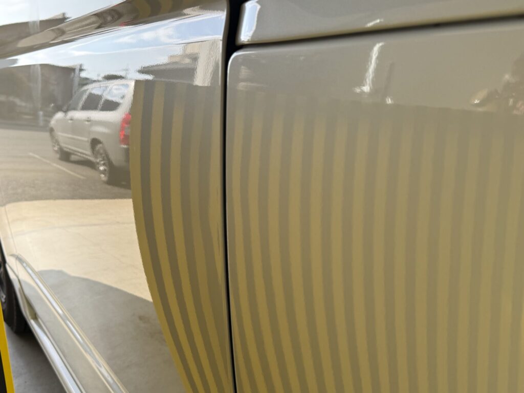 ハイエースのクオータのヘコミをデントリペア