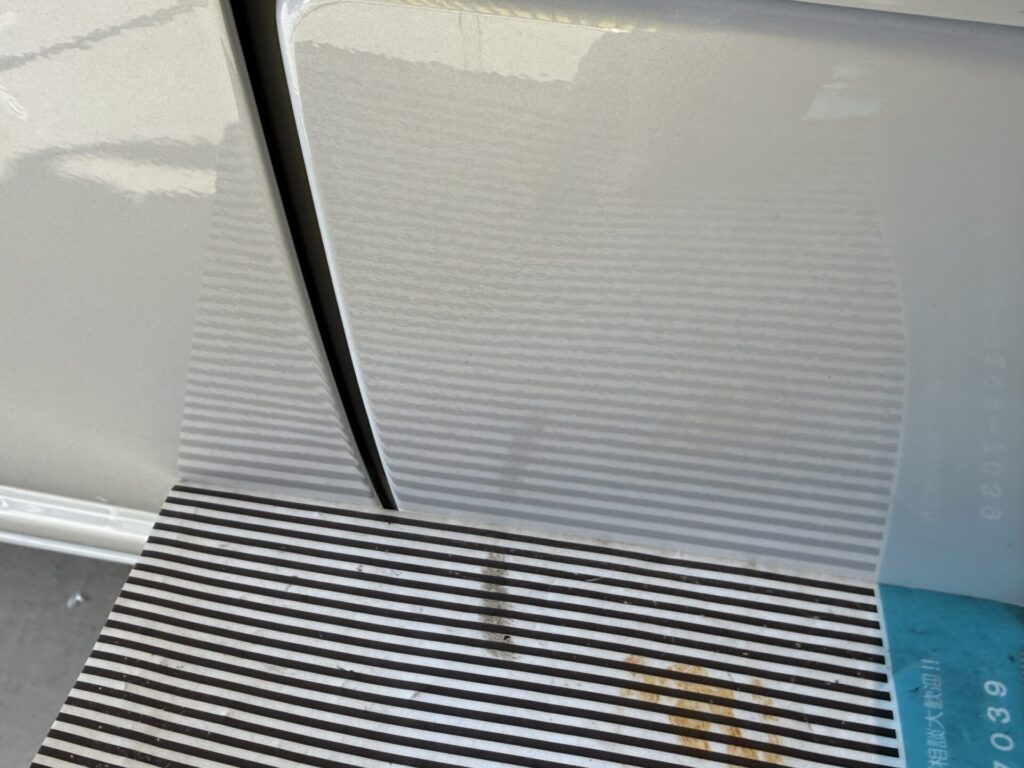 ハイエースのクオータのヘコミをデントリペア