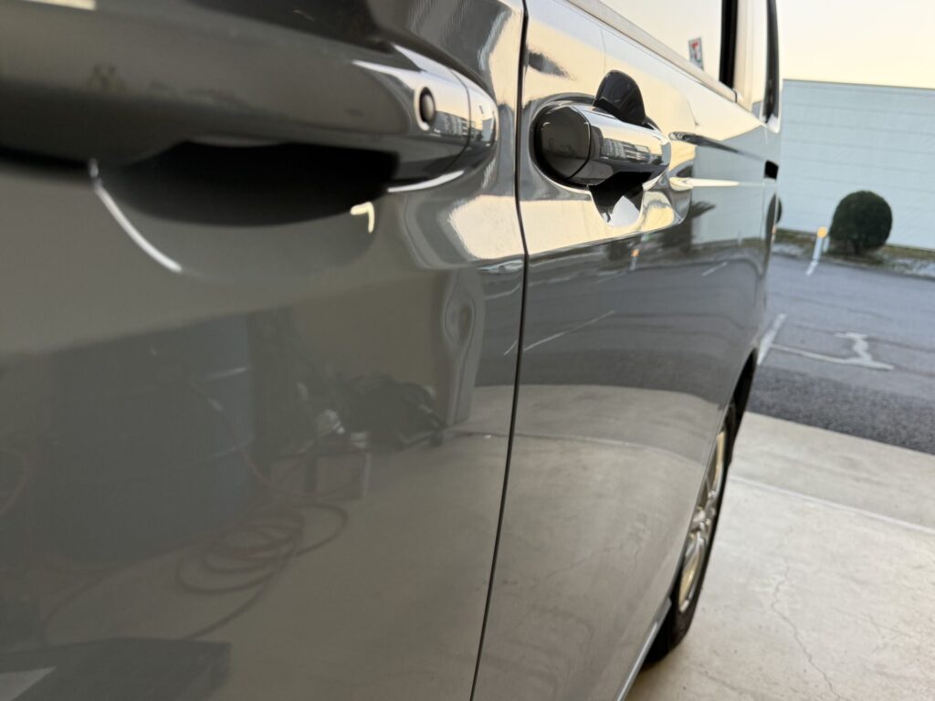 フリードの助手席ドアのヘコミをデントリペア