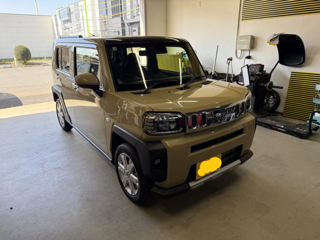 ダイハツタフトのドアのヘコミをデントリペア