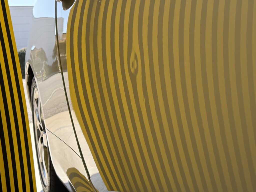 レクサスIS運転席ドアのヘコミをデントリペア