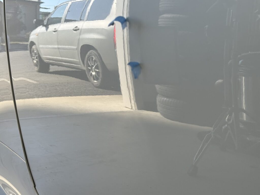 レクサスIS運転席ドアのヘコミをデントリペア