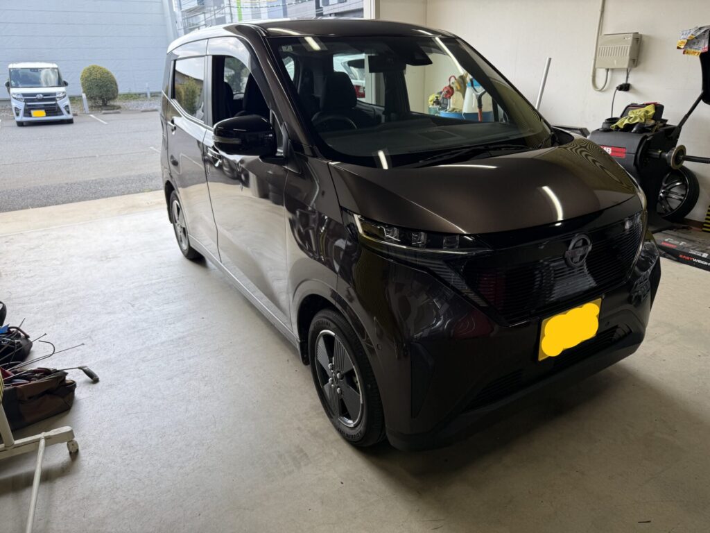 日産サクラ運転席ドアのヘコミをデントリペア