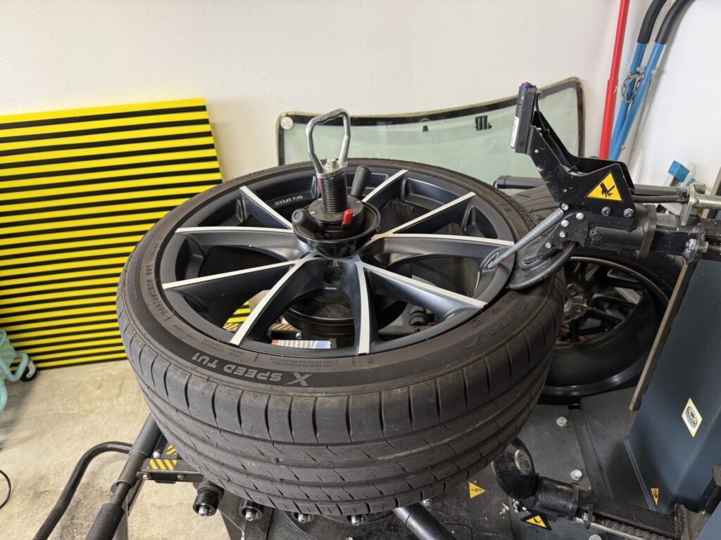 30アルファードの持込タイヤ交換245/40ZR20