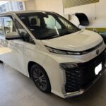 ヴォクシー運転席ドアのヘコミをデントリペアで修理