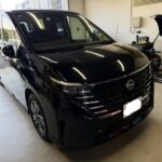 日産セレナの助手席ドアのヘコミをデントリペアで修理