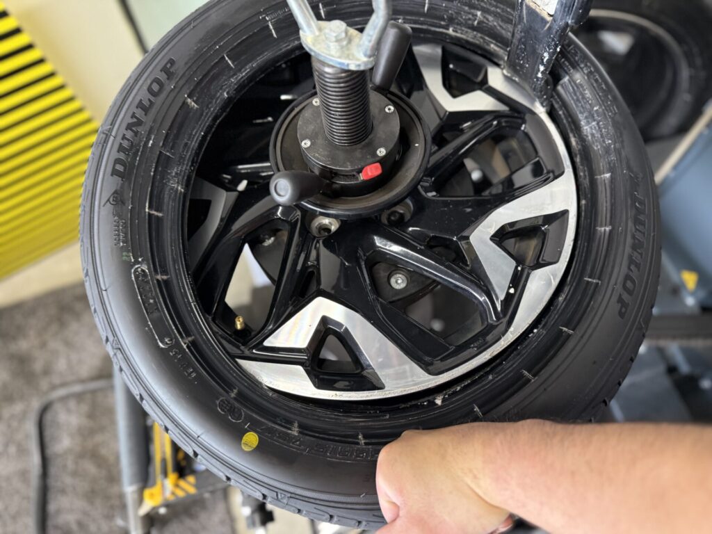 ホンダN-BOXの持込タイヤ交換